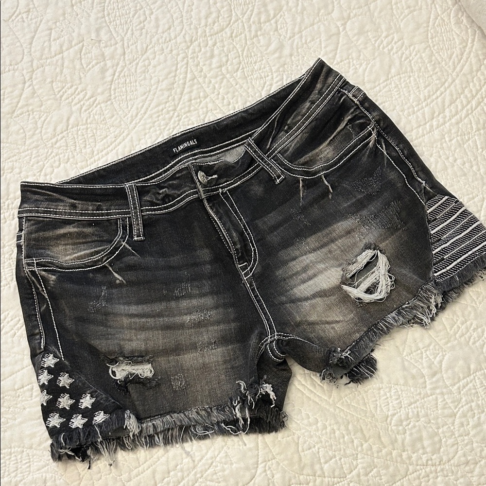 Flanneli Distressed Charcoal Denim Shorts